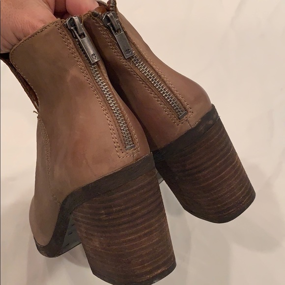 Lucky Brand Soft Brown Leather Ankle Boot Bootie - Picture 3 of 16